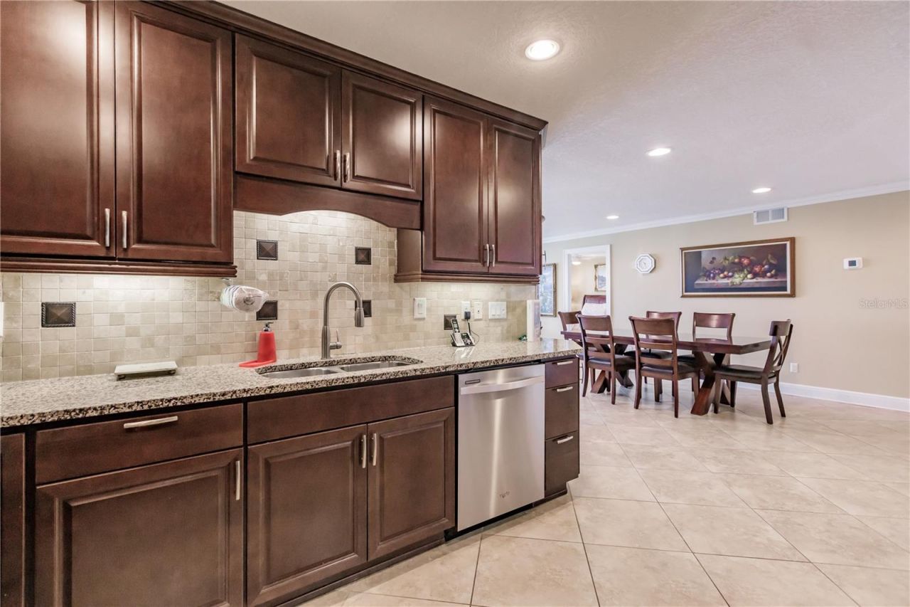 1055 W Peppertree Drive, Unit 606AA, Sarasota, FL 34242 Photo