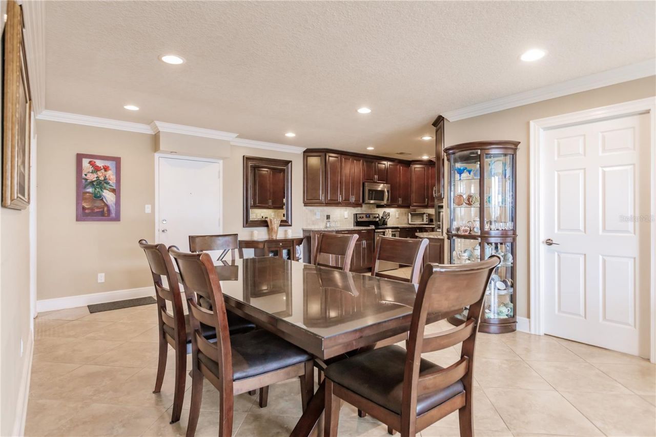 1055 W Peppertree Drive, Unit 606AA, Sarasota, FL 34242 Photo