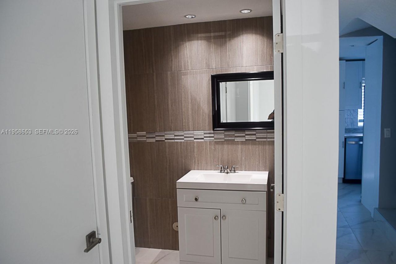 9763 NW 37th St , Sunrise, FL 33351 Photo