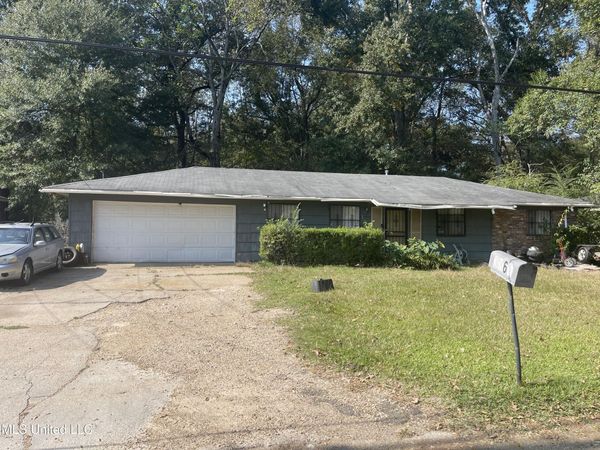 3361 Oakview Drive, Jackson, MS 39212