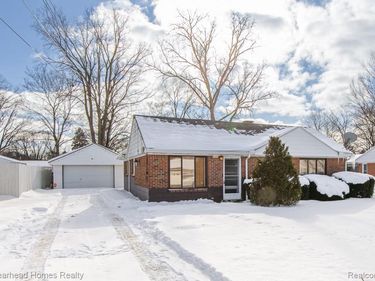 2340 Rollins Street, Grand Blanc Twp, MI 48439