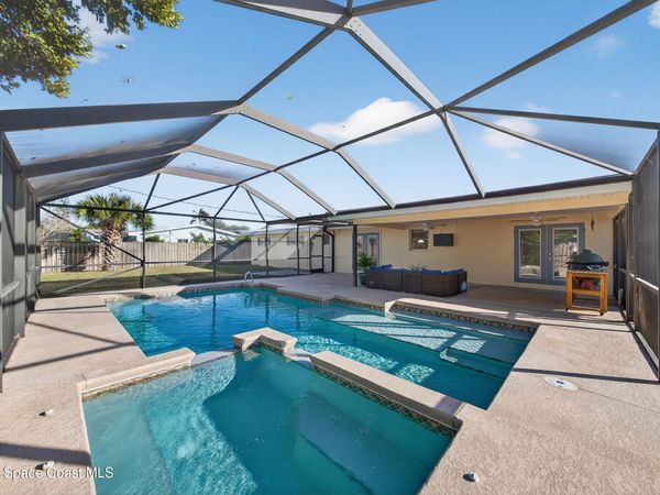 560 Glenwood Avenue, Satellite Beach, FL 32937