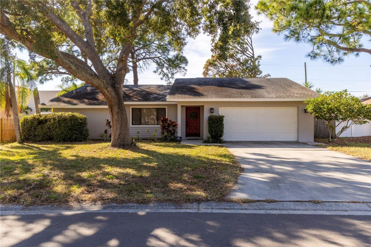 8457 Cypress Lake Circle, Sarasota, FL 34243 Photo
