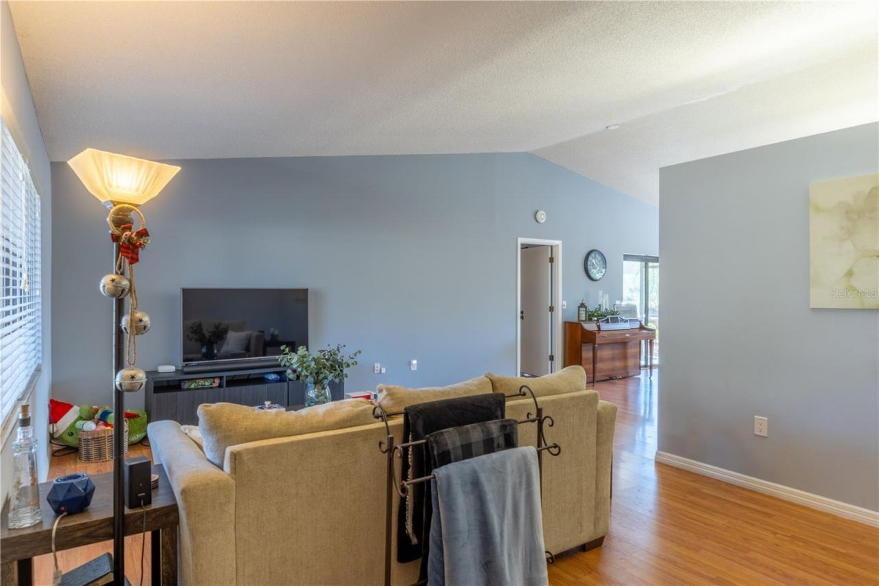 8457 Cypress Lake Circle, Sarasota, FL 34243 Photo