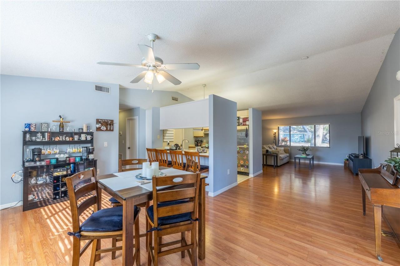 8457 Cypress Lake Circle, Sarasota, FL 34243 Photo