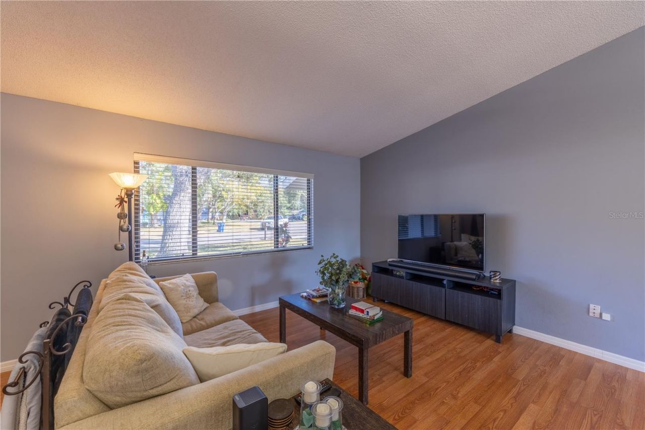 8457 Cypress Lake Circle, Sarasota, FL 34243 Photo