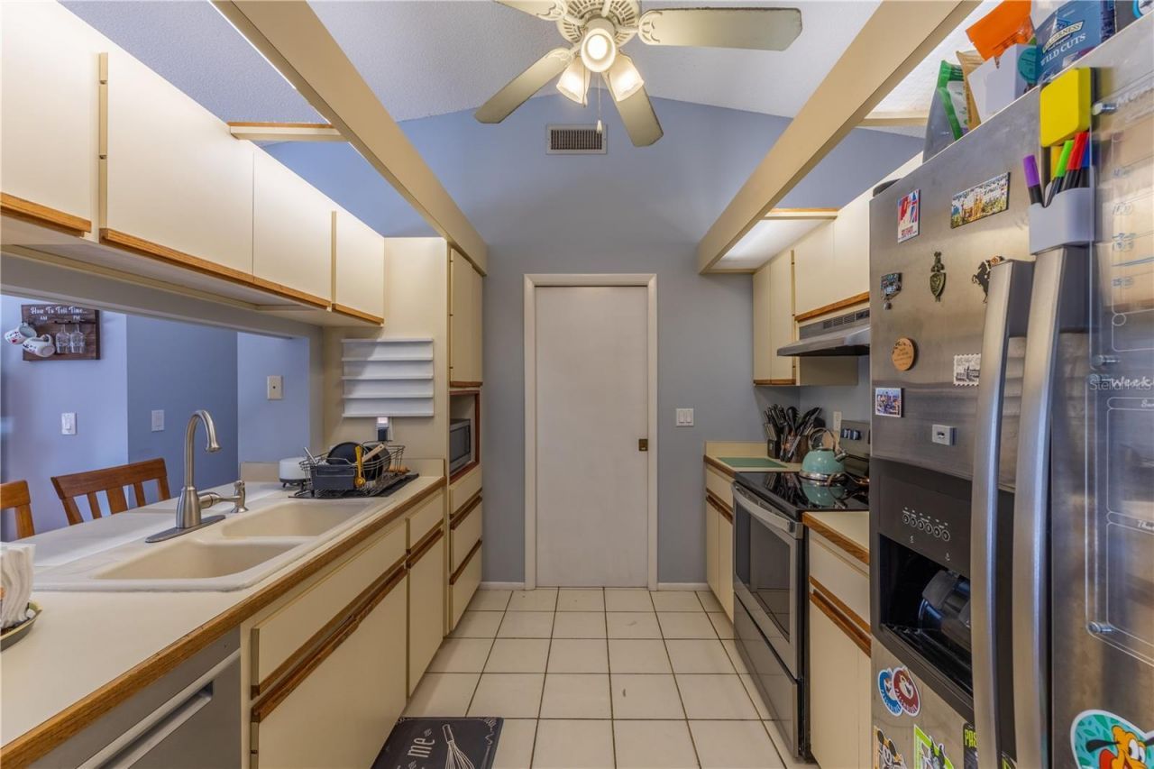 8457 Cypress Lake Circle, Sarasota, FL 34243 Photo