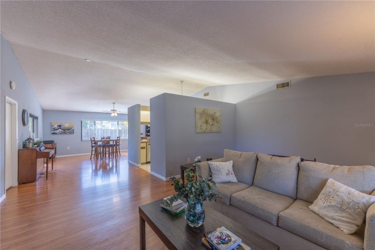 8457 Cypress Lake Circle, Sarasota, FL 34243 Photo