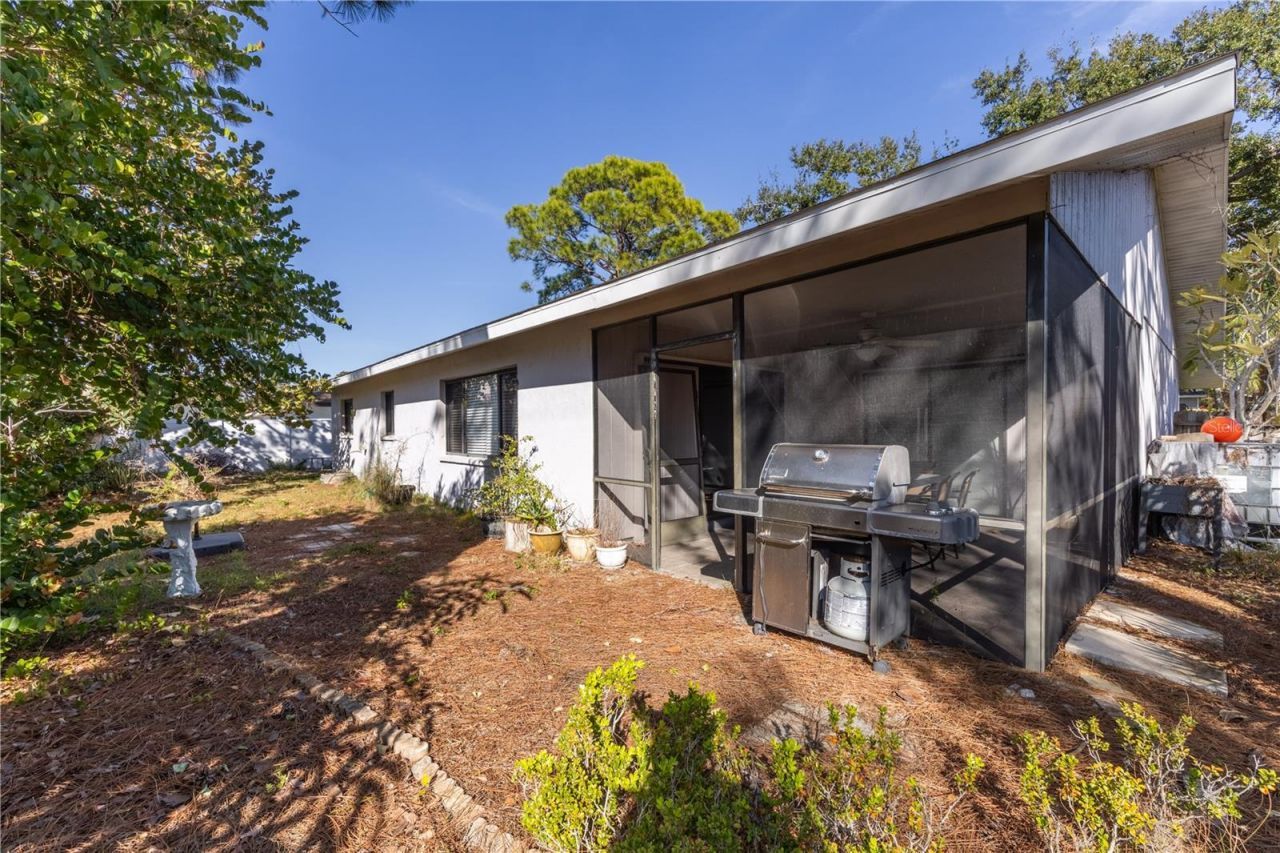 8457 Cypress Lake Circle, Sarasota, FL 34243 Photo