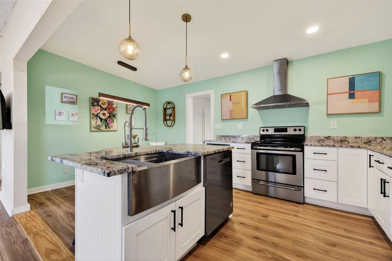 5336 10th Street N, Saint Petersburg, FL 33703 Photo