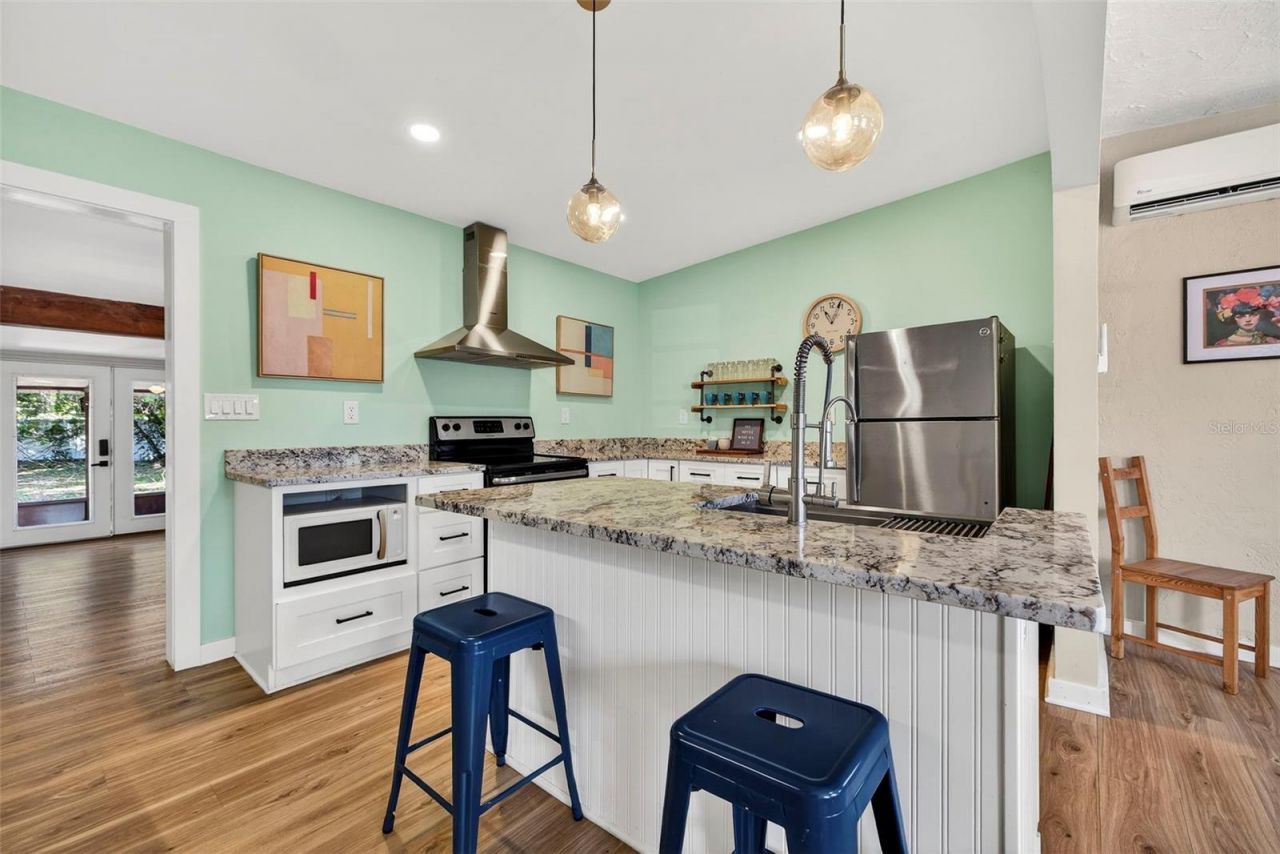 5336 10th Street N, Saint Petersburg, FL 33703 Photo