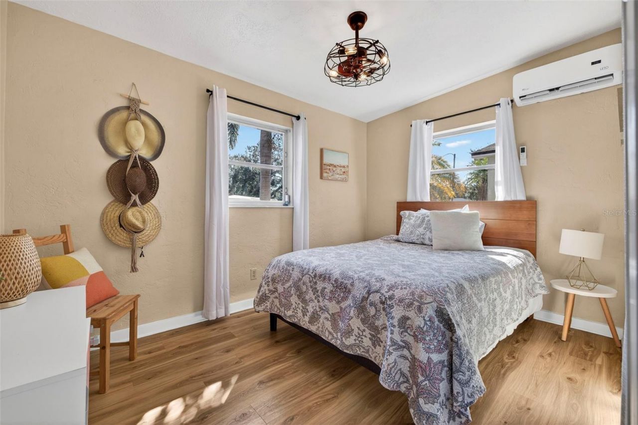 5336 10th Street N, Saint Petersburg, FL 33703 Photo