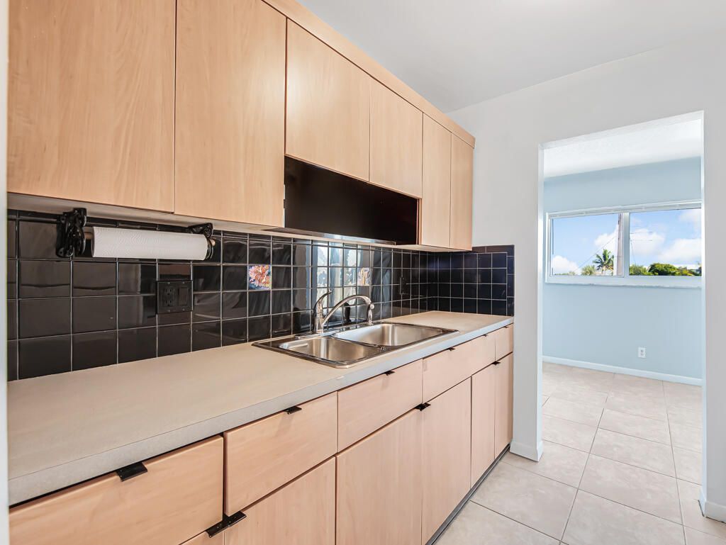 606 S C Street, Unit 204, Lake Worth Beach, FL 33460 Photo