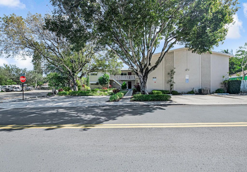 606 S C Street, Unit 204, Lake Worth Beach, FL 33460 Photo