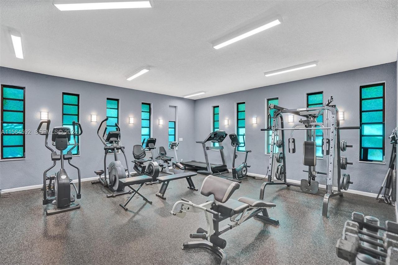 5111 W Oakland Park Boulevard, Unit 105, Lauderdale Lakes, FL 33313 Photo