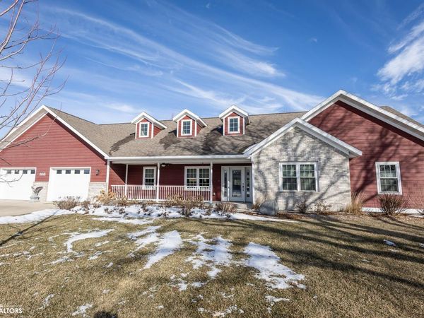 308 Fairway Drive, Belmond, IA 50421