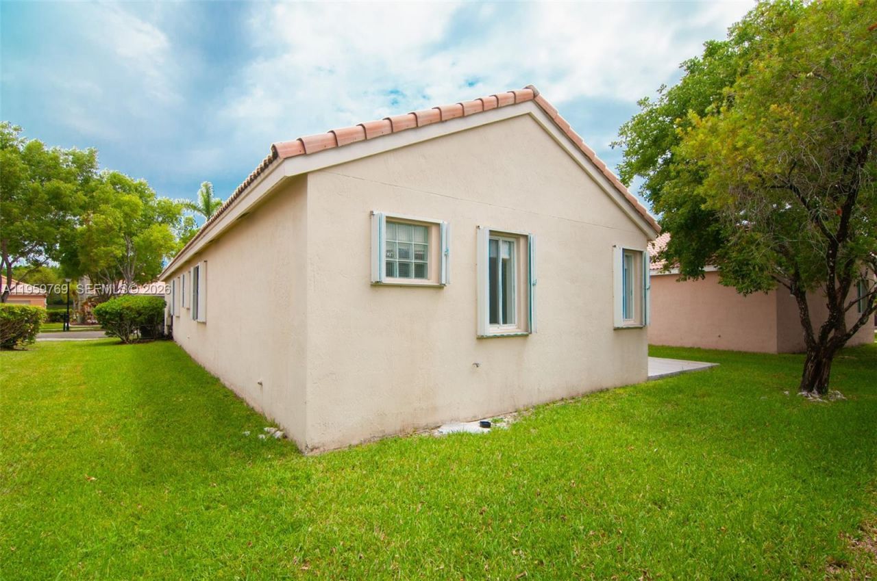 4420 Dogwood Cir, Unit 4420, Weston, FL 33331 Photo