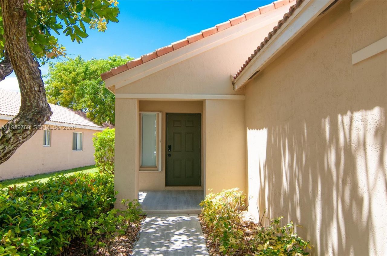 4420 Dogwood Cir, Unit 4420, Weston, FL 33331 Photo