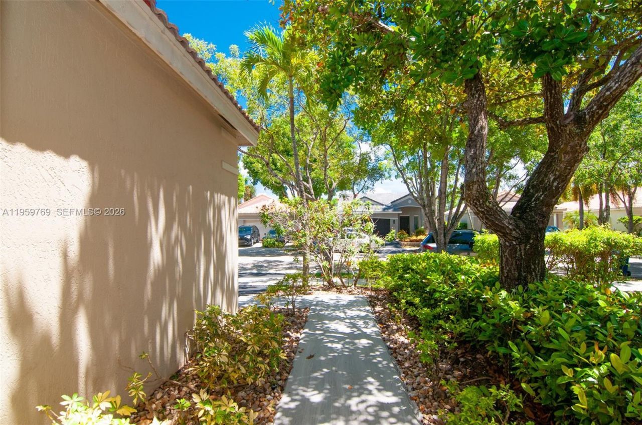 4420 Dogwood Cir, Unit 4420, Weston, FL 33331 Photo