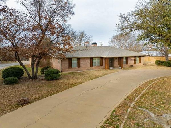 1506 W Elliott Street, Breckenridge, TX 76424