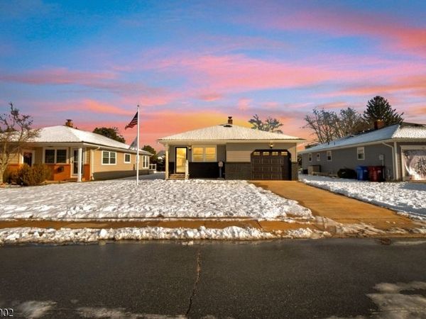 16 Bolans Ct, Berkeley, NJ 08757