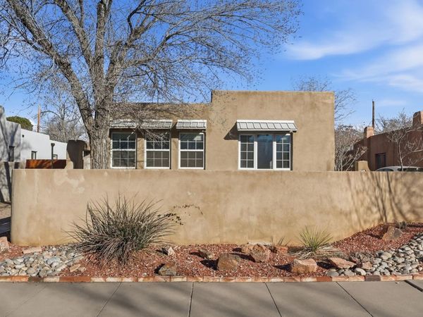 214 Richmond Drive SE, Albuquerque, NM 87106