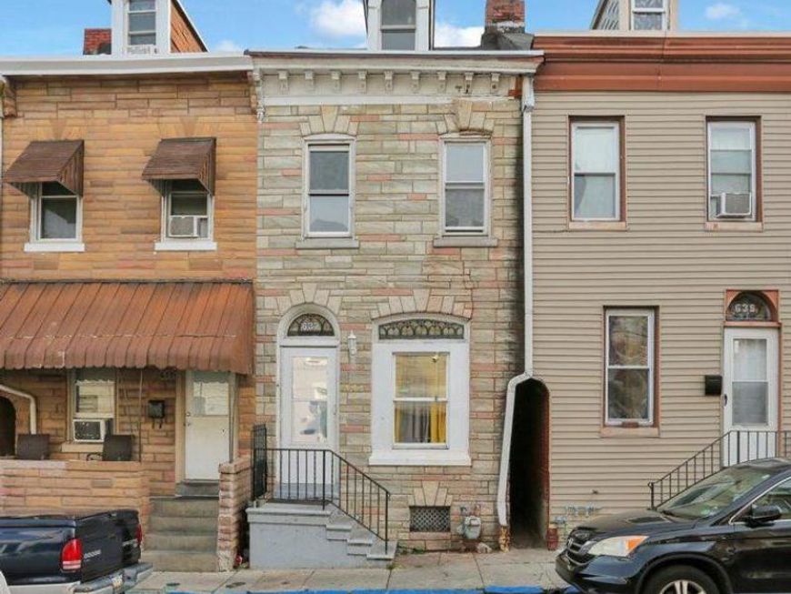 637 Moss Street, Reading, PA 19604 Main Photo