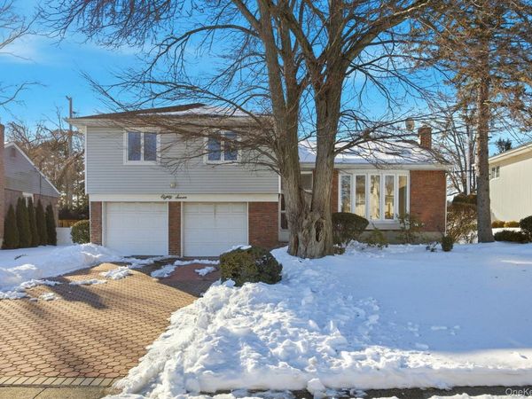 87 Executive Drive, New Hyde Park, NY 11040