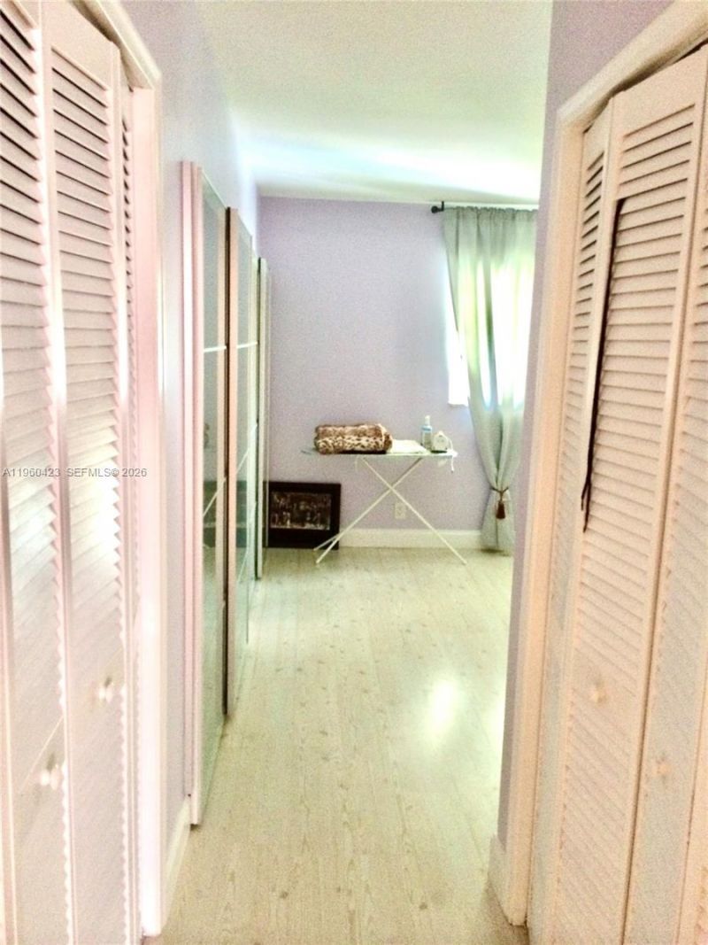 319 NE 14th Ave, Unit 602, Hallandale Beach, FL 33009 Photo