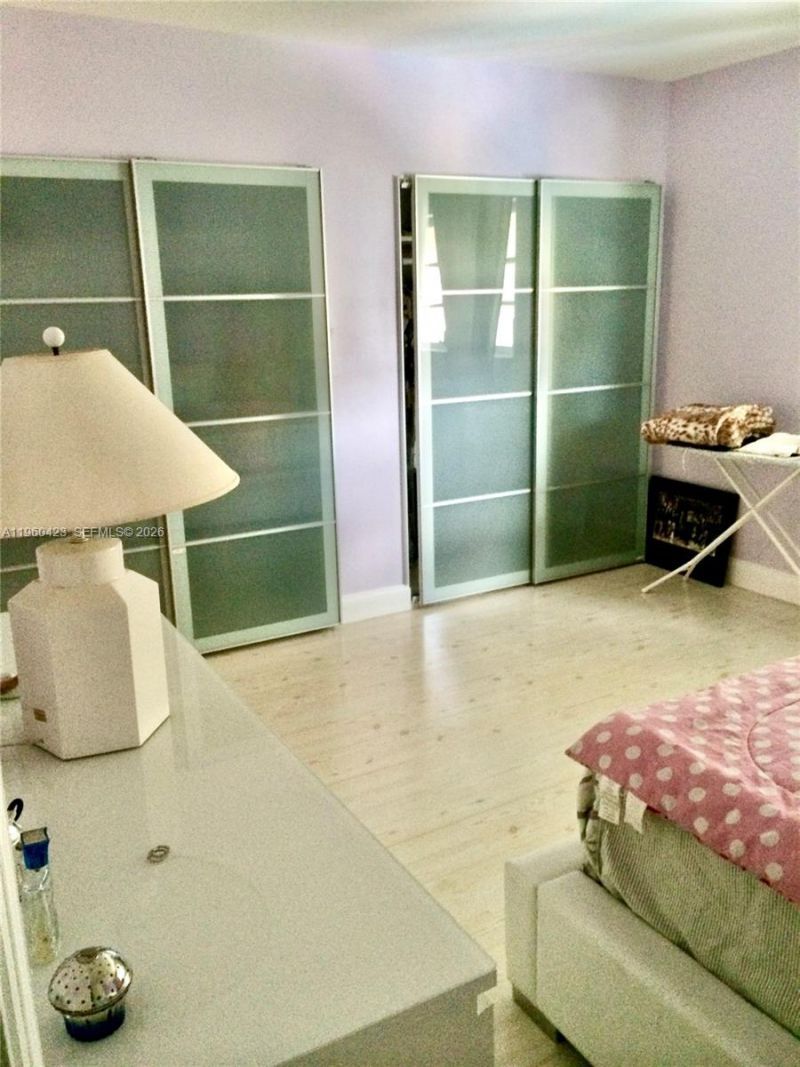 319 NE 14th Ave, Unit 602, Hallandale Beach, FL 33009 Photo