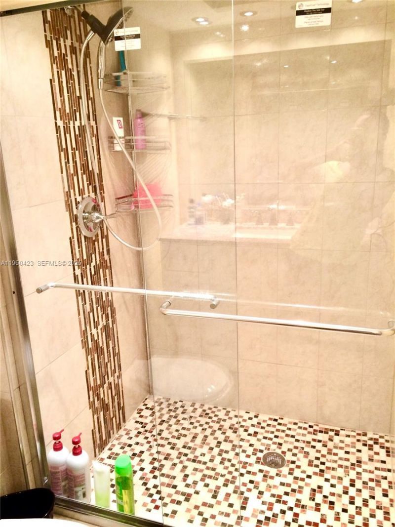 319 NE 14th Ave, Unit 602, Hallandale Beach, FL 33009 Photo