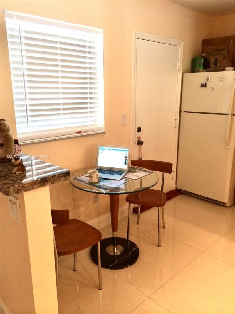 319 NE 14th Ave, Unit 602, Hallandale Beach, FL 33009 Photo