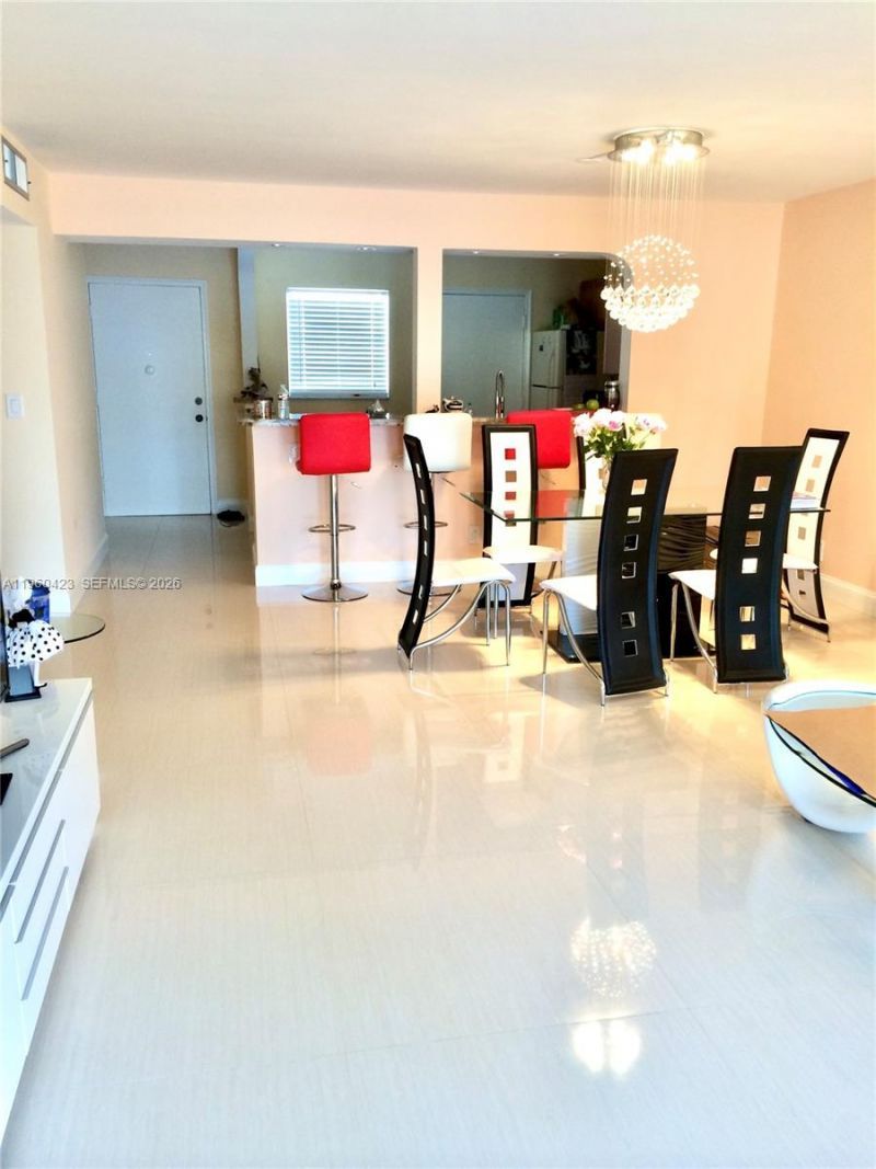 319 NE 14th Ave, Unit 602, Hallandale Beach, FL 33009 Photo