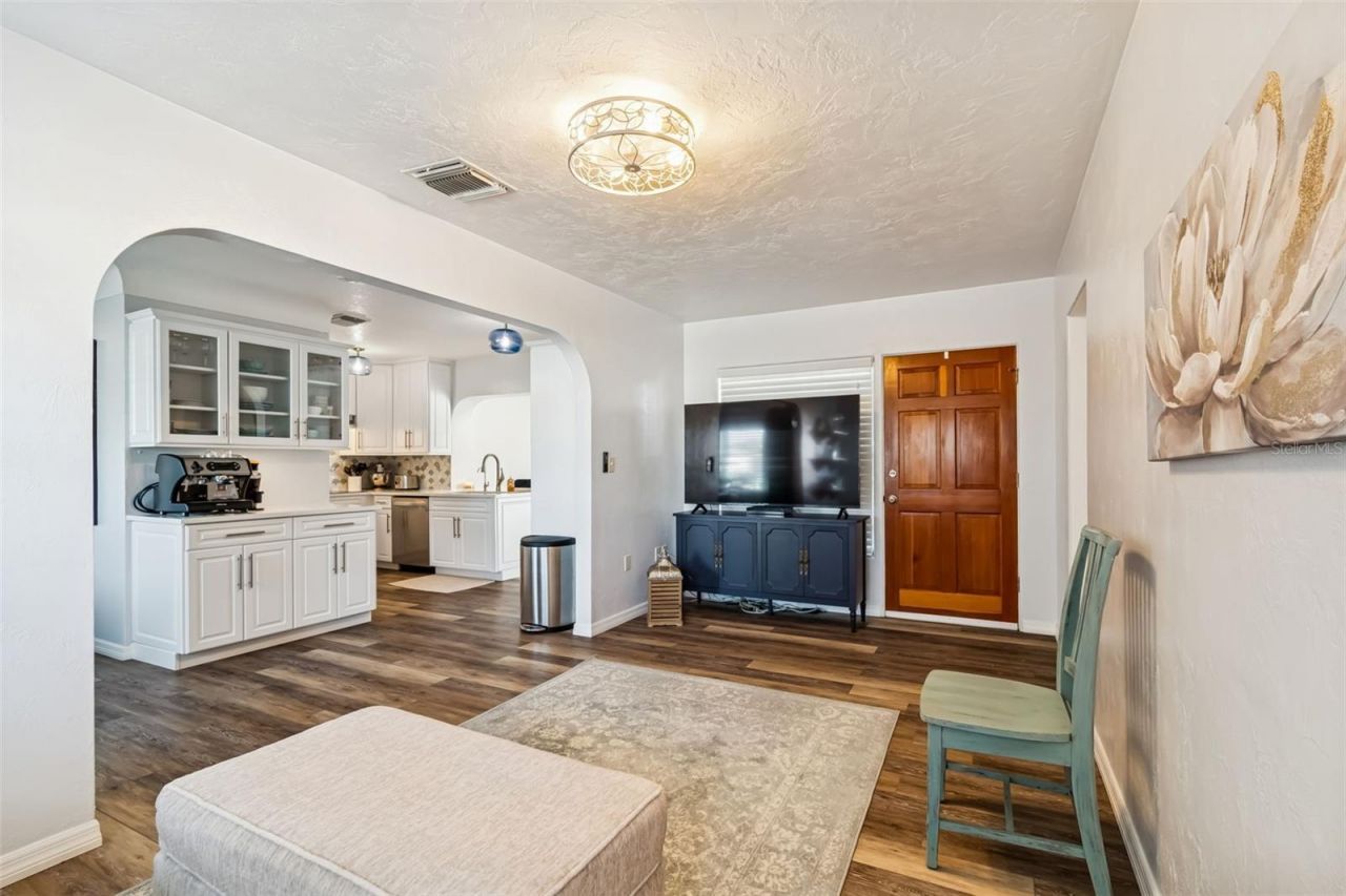 5112 58th Way N, Kenneth City, FL 33709 Photo