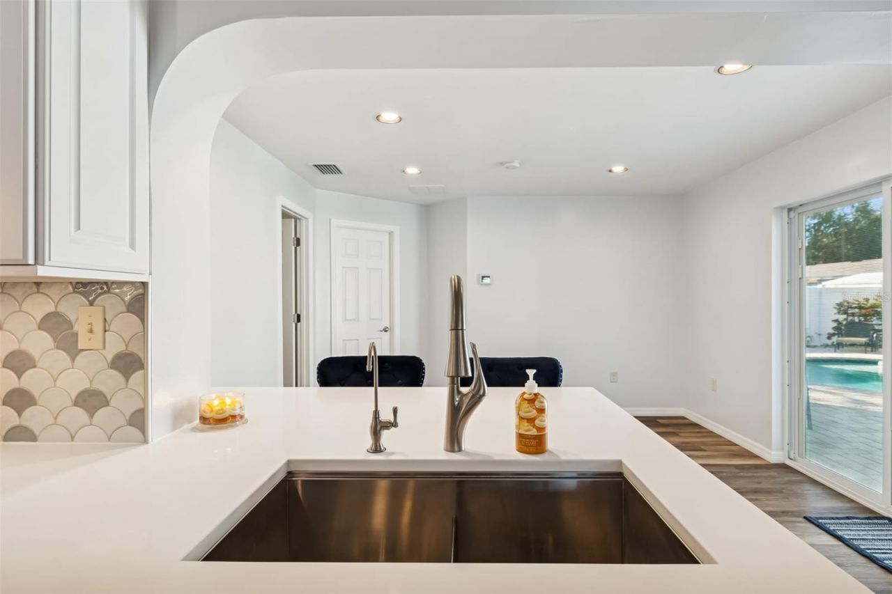 5112 58th Way N, Kenneth City, FL 33709 Photo