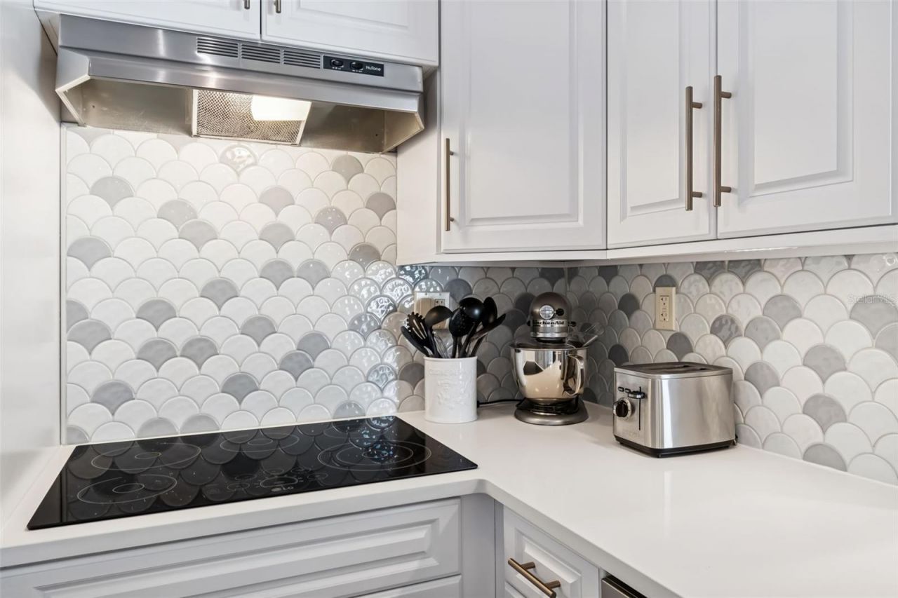 5112 58th Way N, Kenneth City, FL 33709 Photo