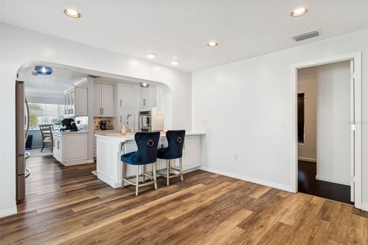 5112 58th Way N, Kenneth City, FL 33709 Photo