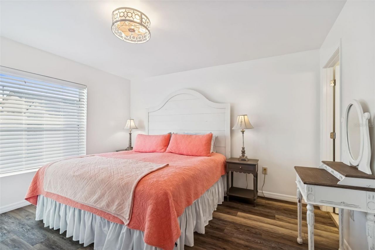 5112 58th Way N, Kenneth City, FL 33709 Photo