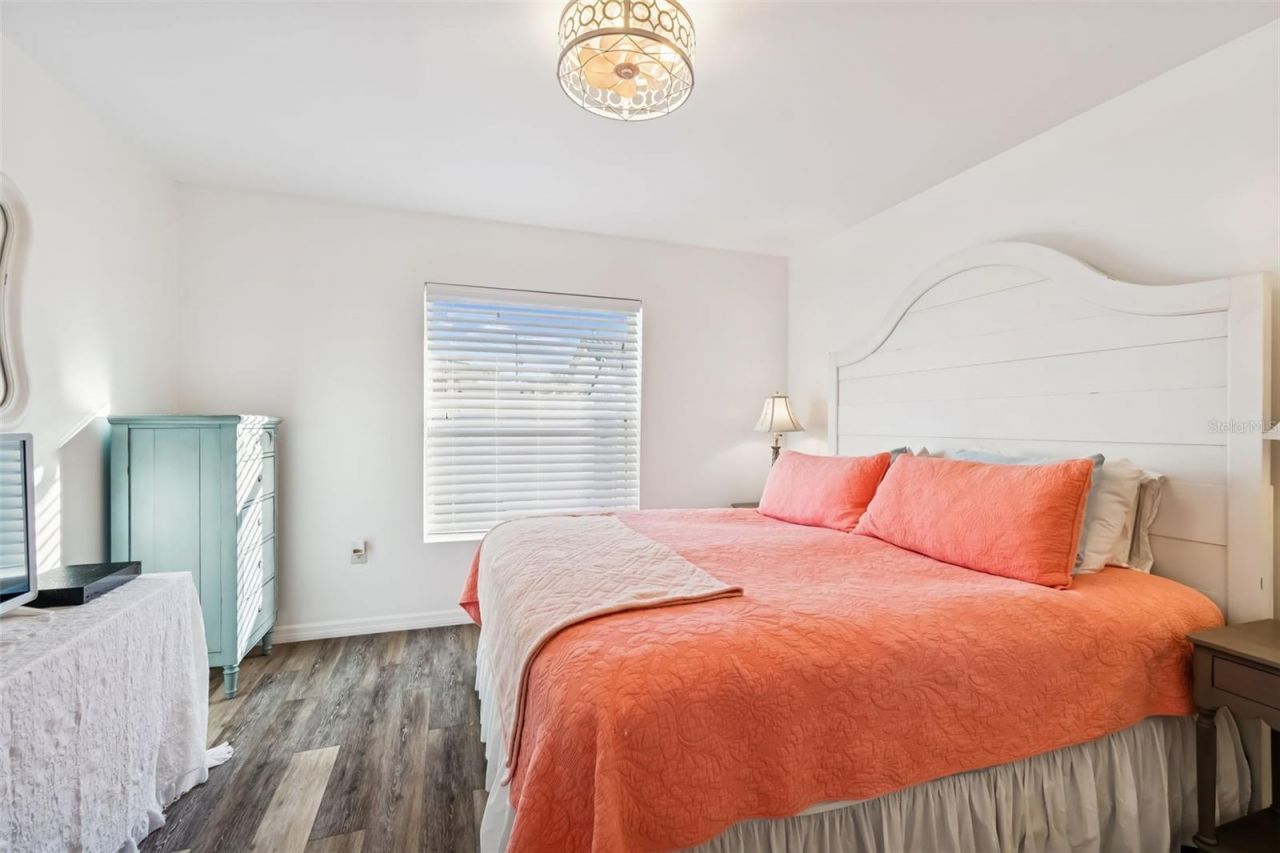 5112 58th Way N, Kenneth City, FL 33709 Photo