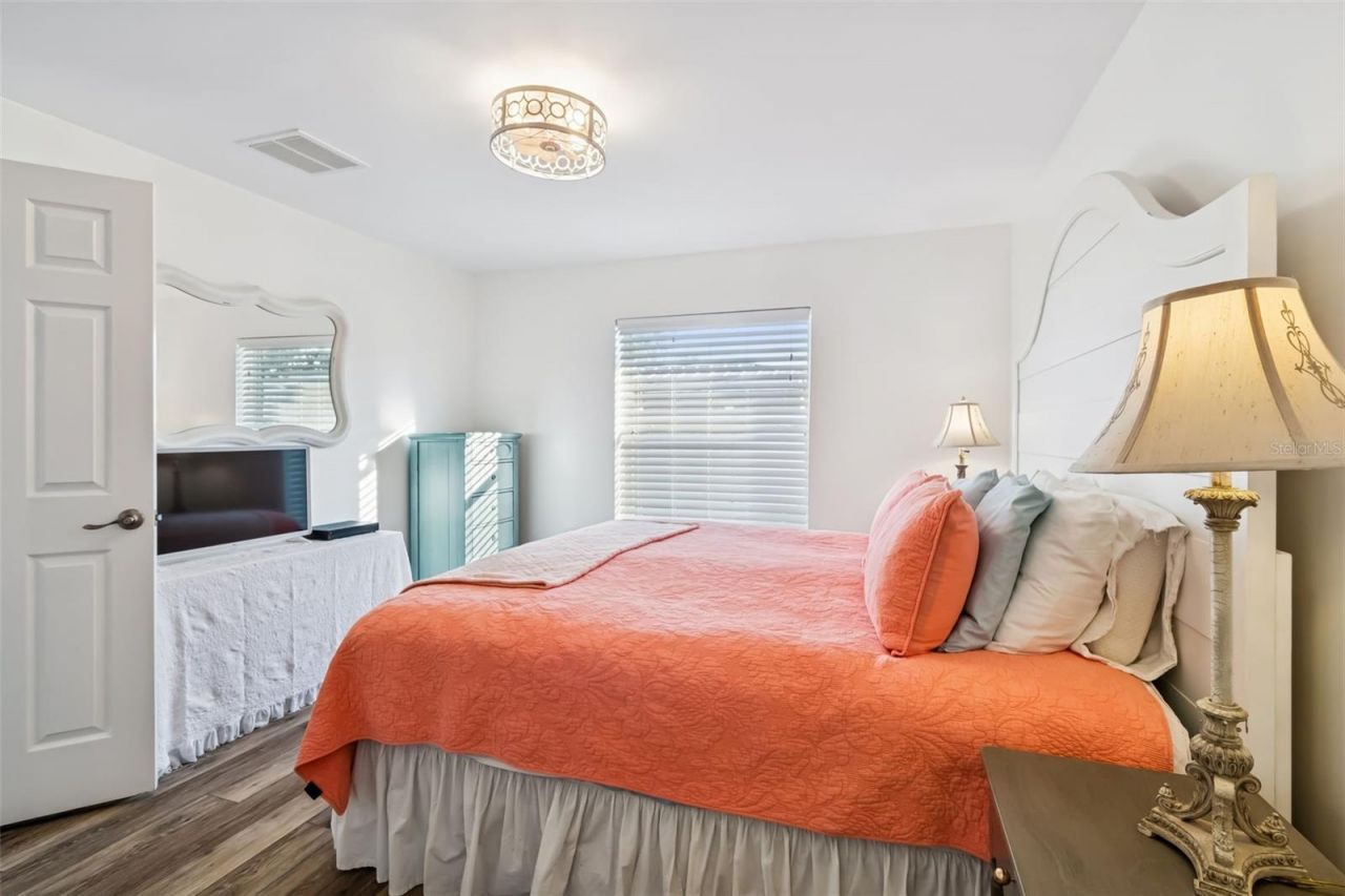 5112 58th Way N, Kenneth City, FL 33709 Photo