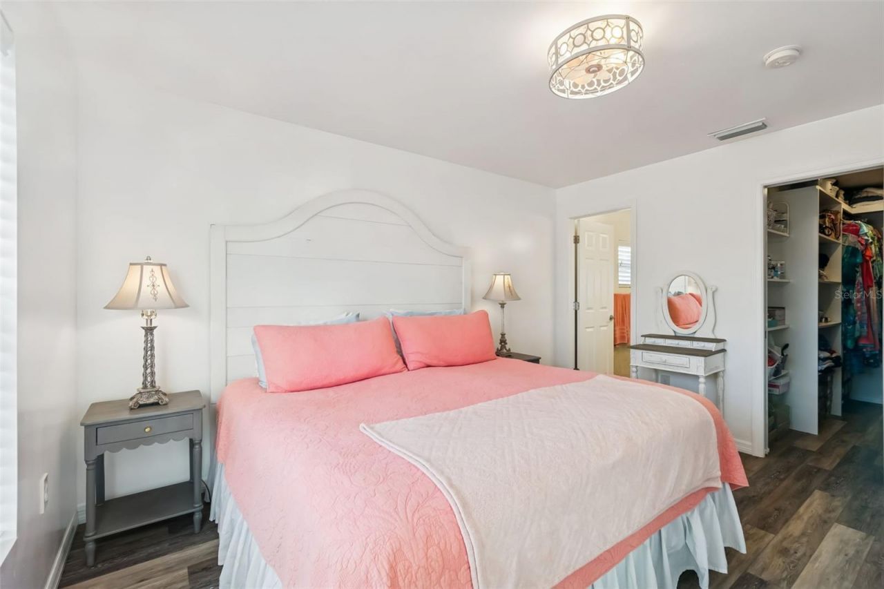 5112 58th Way N, Kenneth City, FL 33709 Photo