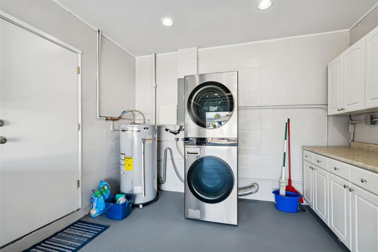 5112 58th Way N, Kenneth City, FL 33709 Photo