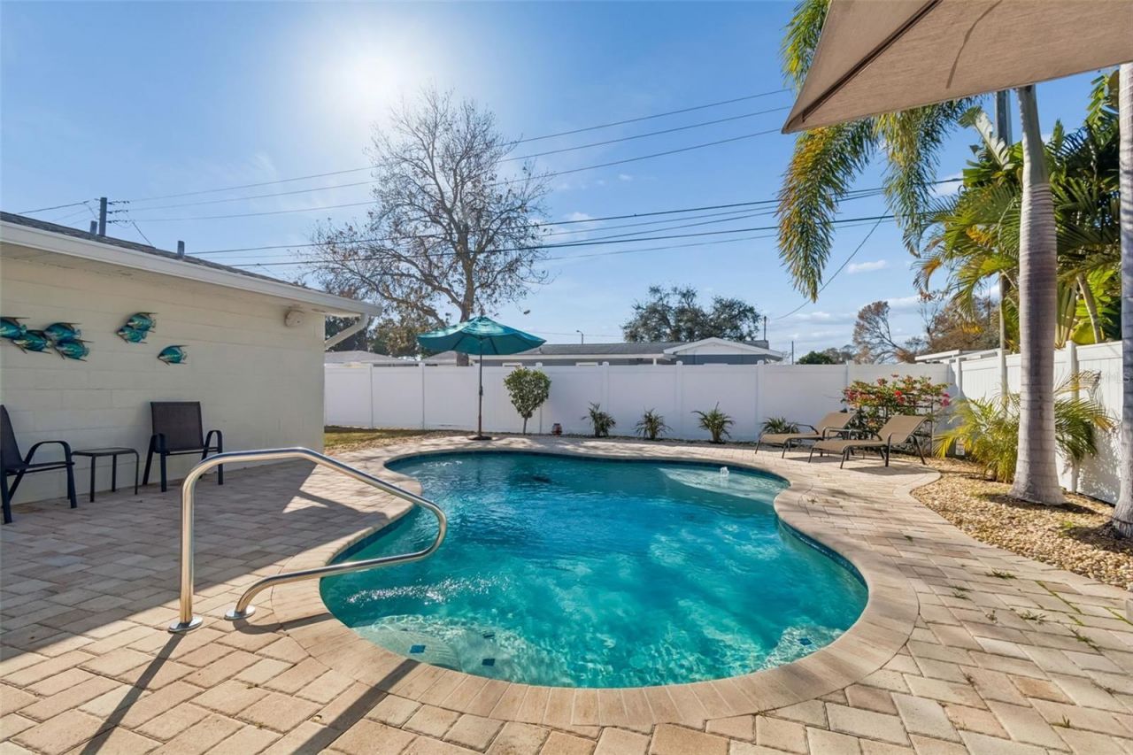 5112 58th Way N, Kenneth City, FL 33709 Photo