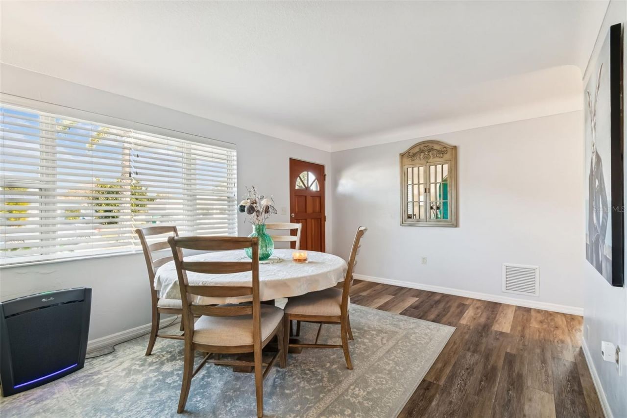 5112 58th Way N, Kenneth City, FL 33709 Photo