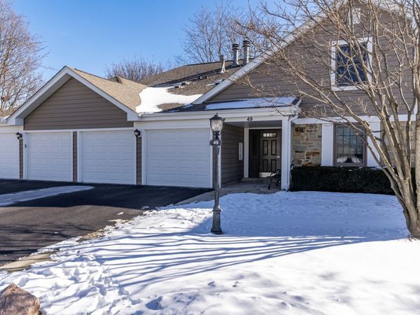 49 Stanton Court, Unit A1, Schaumburg, IL 60193
