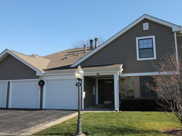 49 Stanton Court, Unit A1, Schaumburg, IL 60193
