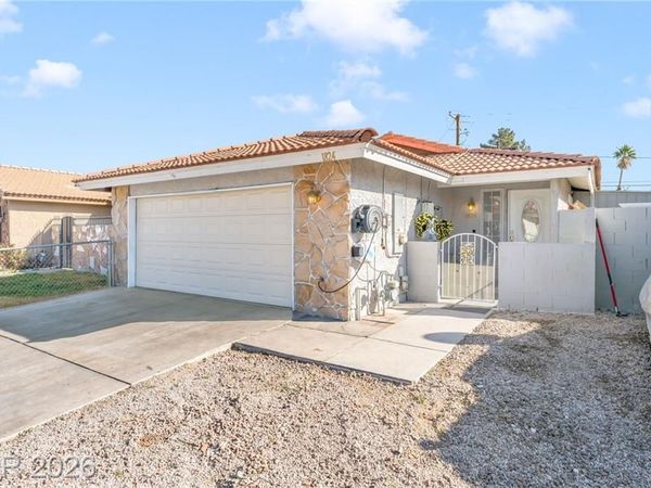 1824 Yellow Rose Street, Las Vegas, NV 89108