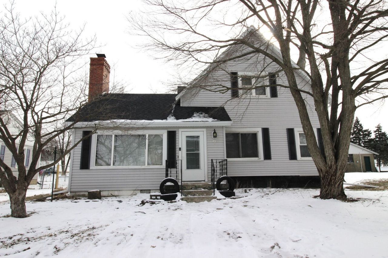 103 E Park Street, Danvers, IL 61732 Main Photo