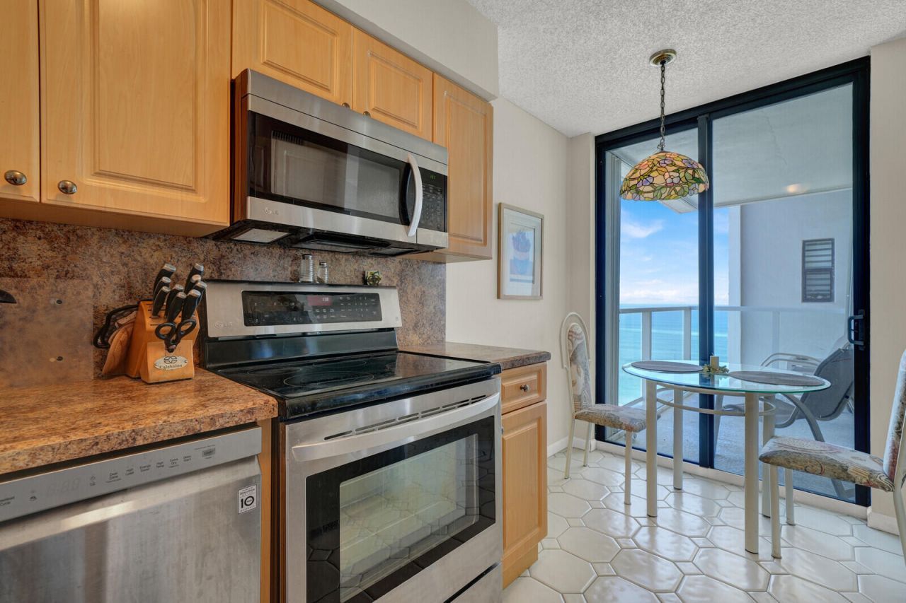 1000 S Ocean Boulevard, Unit 17m, Pompano Beach, FL 33062 Photo