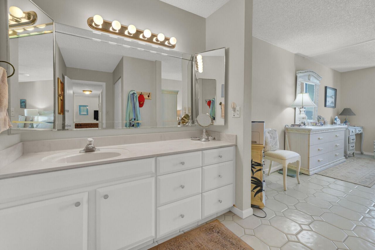 1000 S Ocean Boulevard, Unit 17m, Pompano Beach, FL 33062 Photo